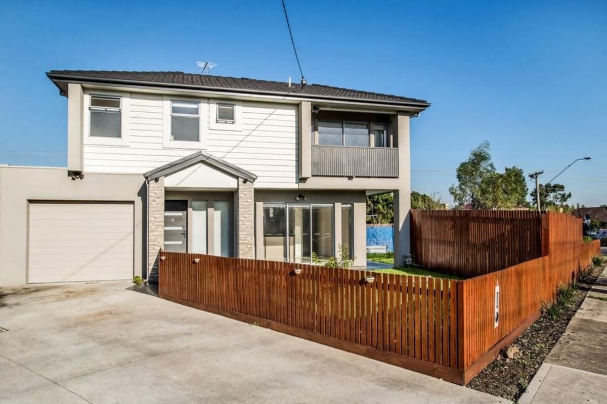 2 Burns Avenue, ST ALBANS VIC 3021, St Albans - Image 1