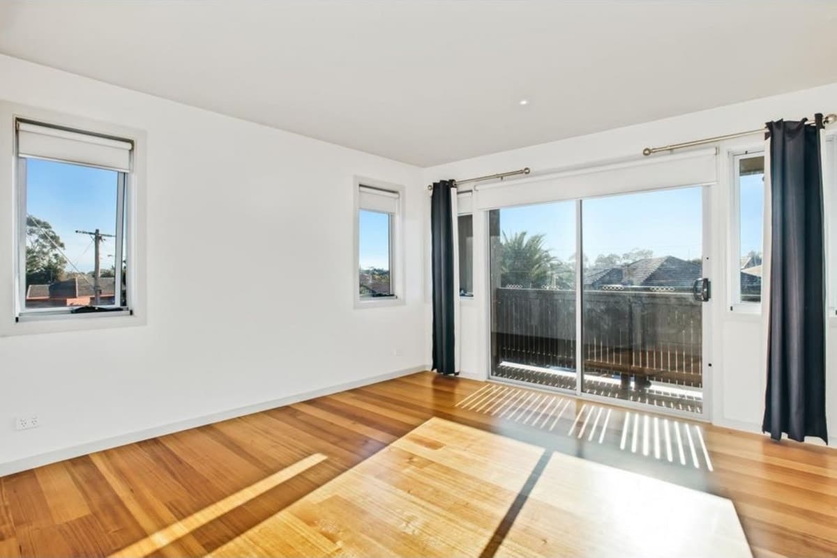 2 Burns Avenue, ST ALBANS VIC 3021, St Albans - Thumbnail 4