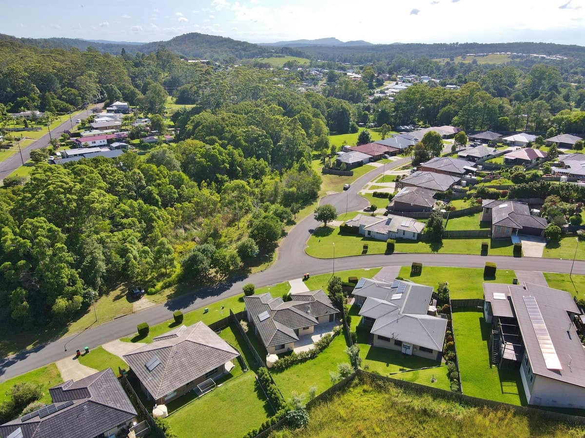 6 Mountain Spring Drive, Kendall, Kendall - Thumbnail 2