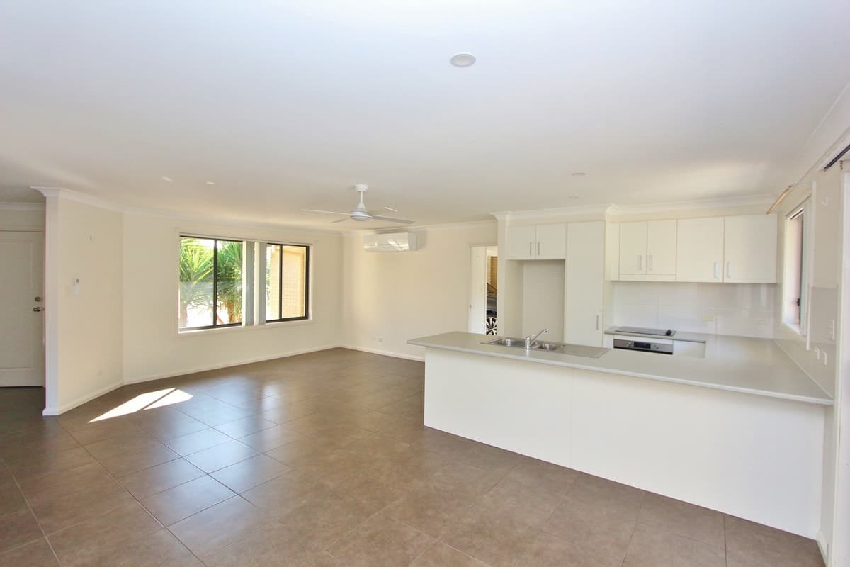 6 Mountain Spring Drive, Kendall, Kendall - Thumbnail 4
