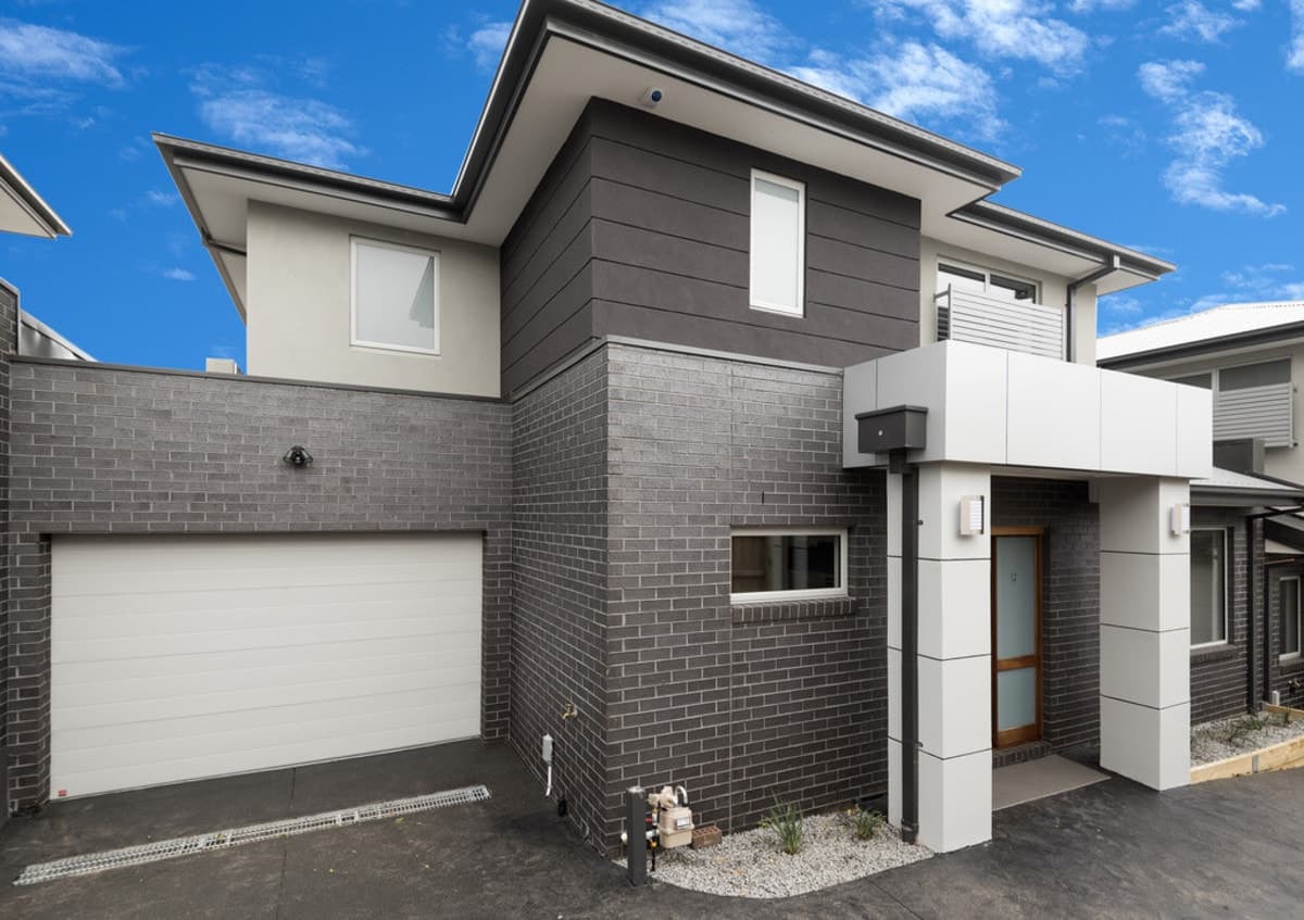 2 / 16 Wendora Street, STRATHMORE VIC 3041, Strathmore - Image 1
