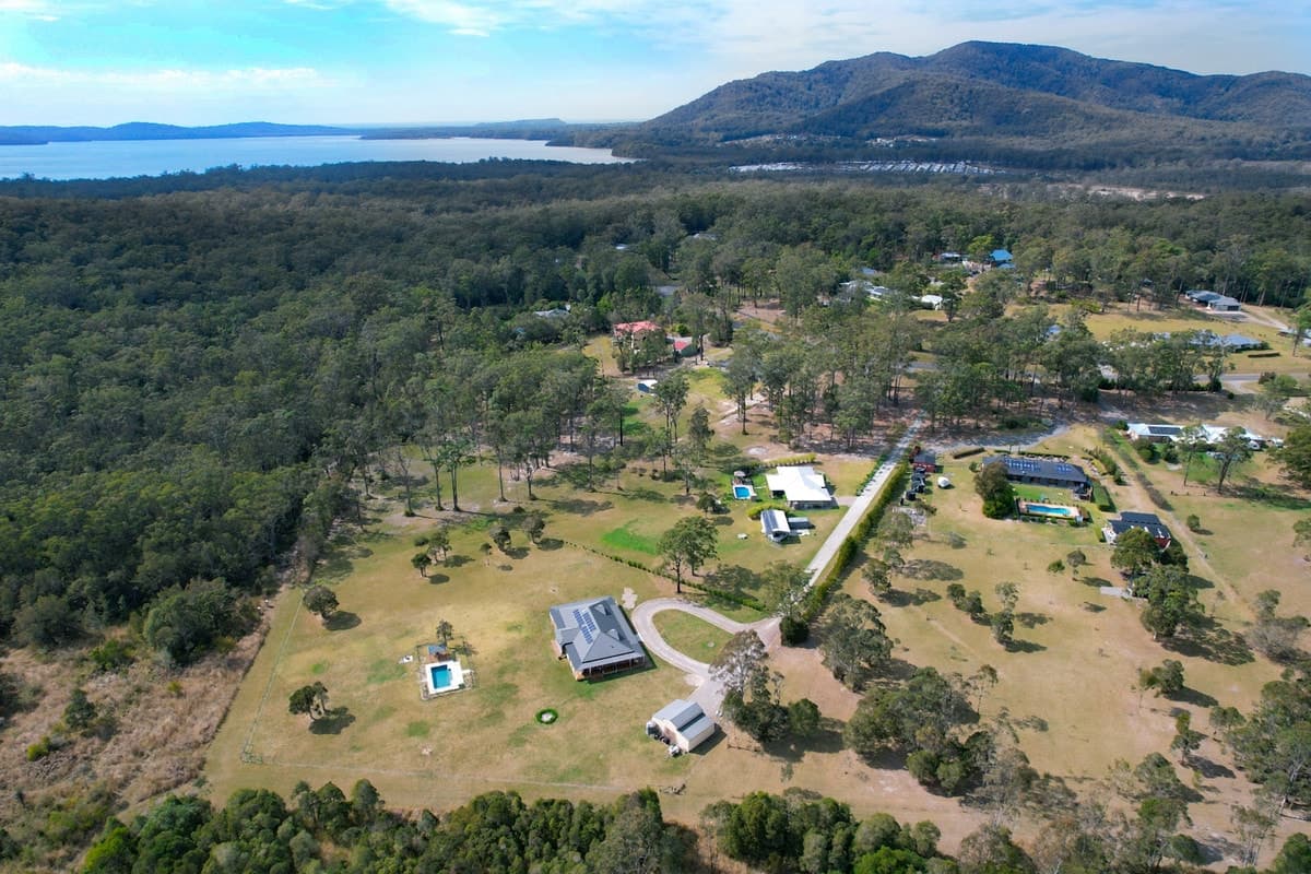 35A Lake Ridge Drive, Kew, Kew - Thumbnail 2
