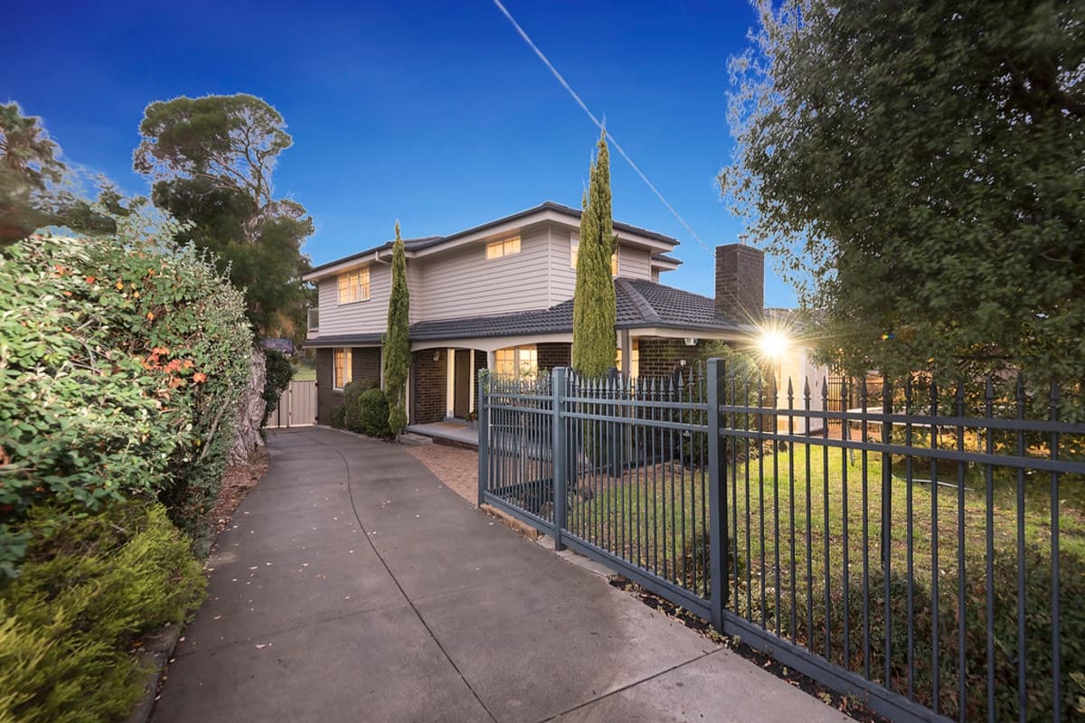 8 De Havilland Avenue, STRATHMORE VIC 3041, Strathmore - Image 1
