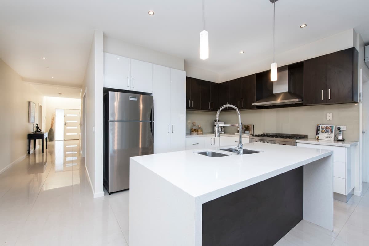 31 Caravelle Crescent, STRATHMORE HEIGHTS VIC 3041, Strathmore Heights - Thumbnail 3