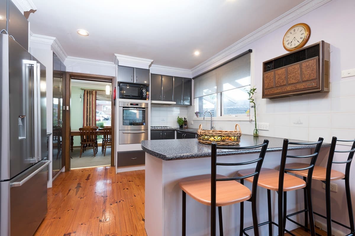 42 Caravelle Crescent, STRATHMORE HEIGHTS VIC 3041, Strathmore Heights - Thumbnail 5