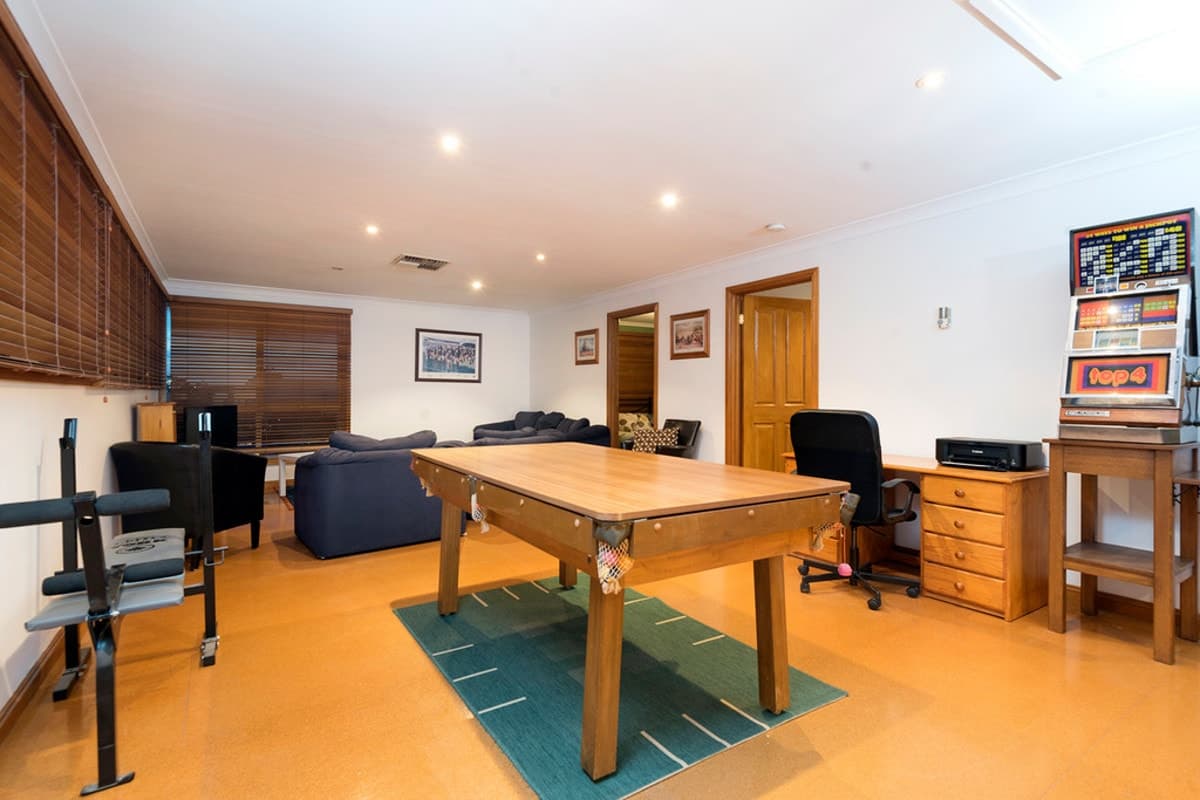 42 Caravelle Crescent, STRATHMORE HEIGHTS VIC 3041, Strathmore Heights - Thumbnail 6