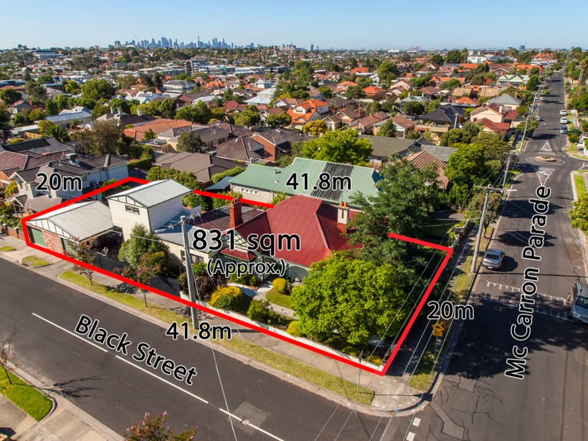 12 McCarron Parade, ESSENDON VIC 3040, Essendon - Thumbnail 2