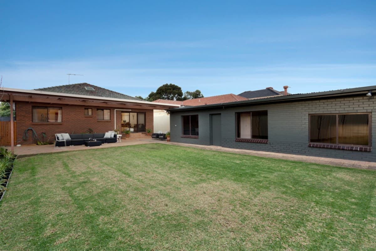 26 Wallace Crescent, STRATHMORE VIC 3041, Strathmore - Thumbnail 3