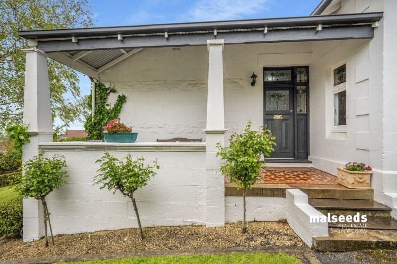6 Lake Terrace Mount Gambier SA, Mount Gambier - Image 1