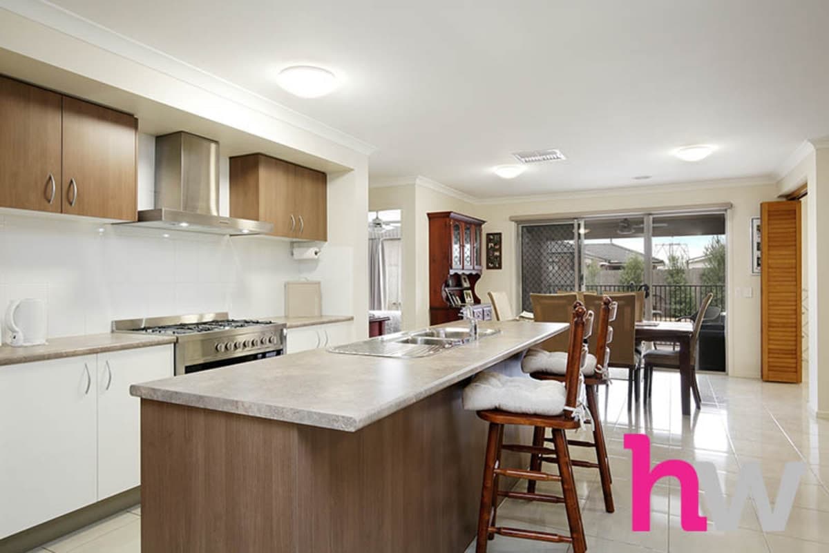 6 Daybreak Avenue, ARMSTRONG CREEK VIC 3217, Armstrong Creek - Thumbnail 2