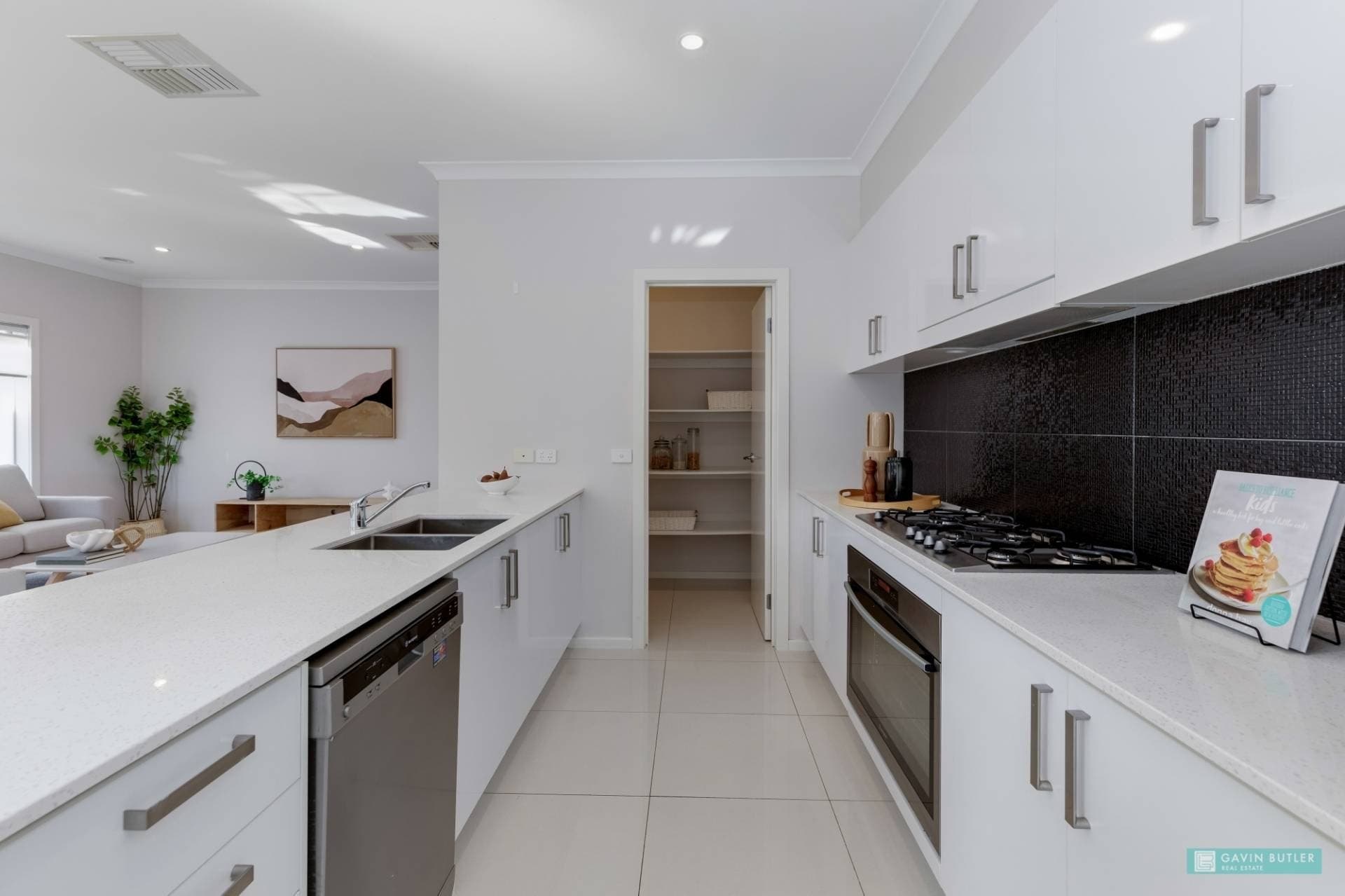 8 Benwerren Cl, Strathdale, VIC, Strathdale - Thumbnail 4