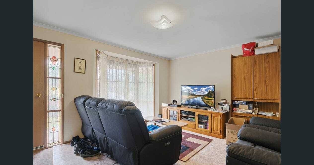 Unit 1, 48 Happy Valley Rd, Ironbark, VIC, Ironbark - Thumbnail 4