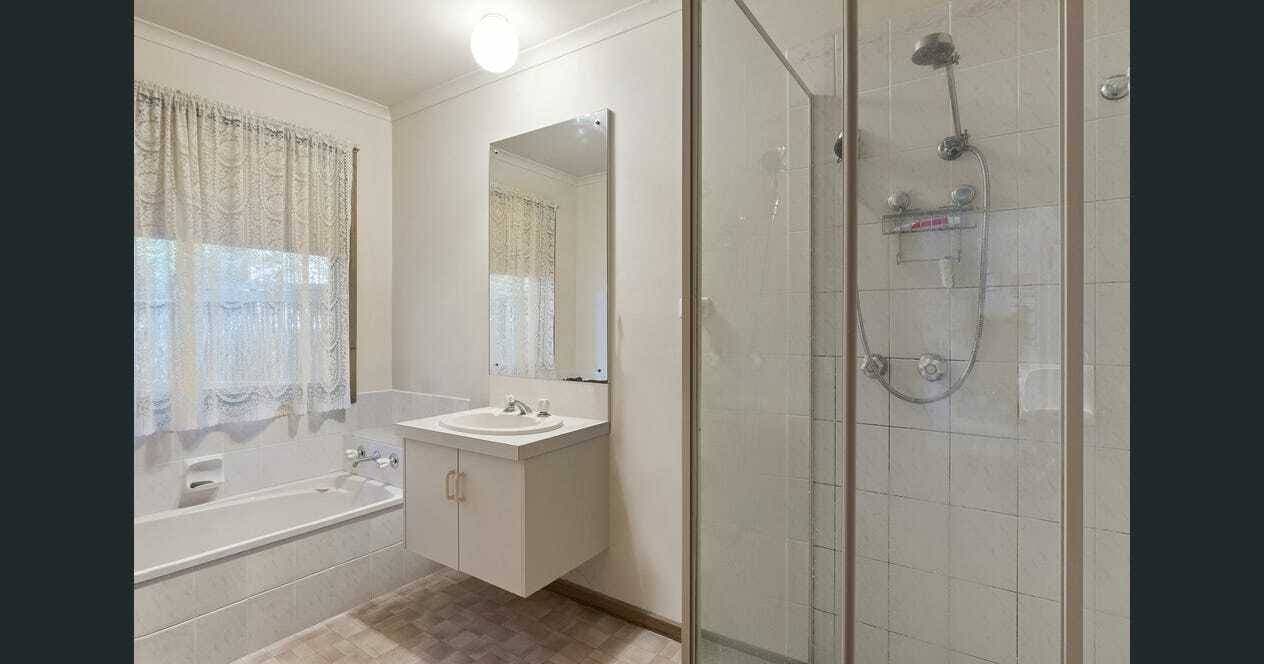 Unit 1, 48 Happy Valley Rd, Ironbark, VIC, Ironbark - Thumbnail 5