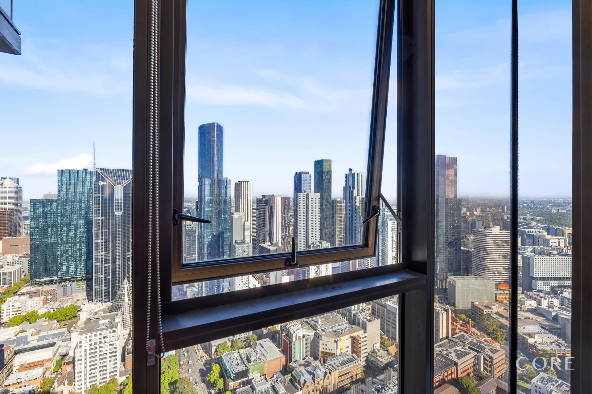 5002/318 Russell Street, Melbourne - Thumbnail 2