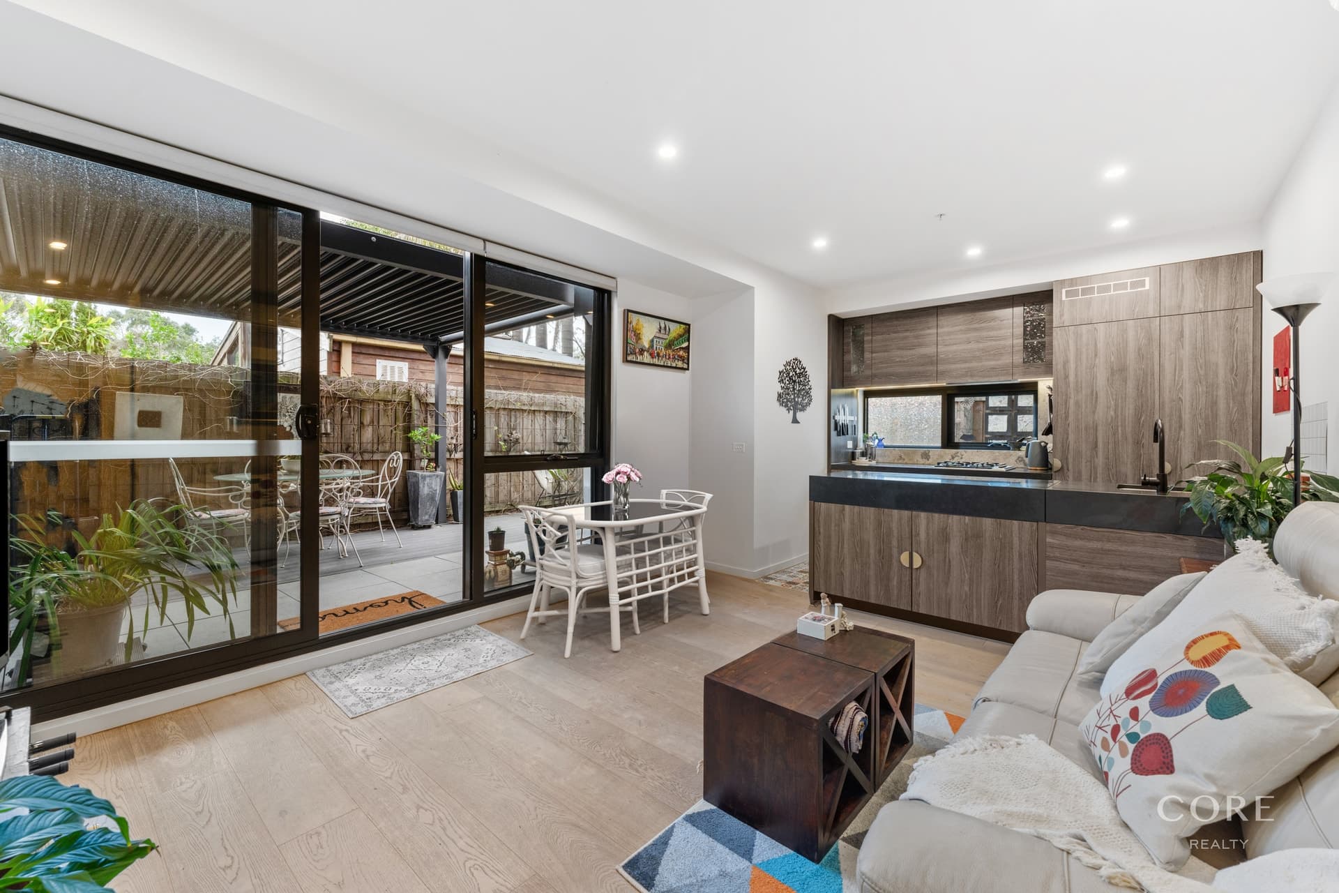 G04/1375 Burke Road, Kew East - Thumbnail 2