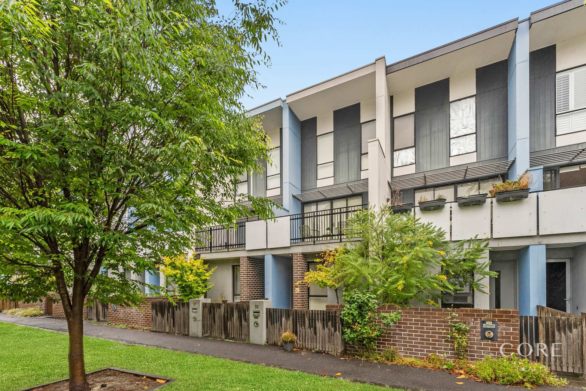 19 Wilson Mews, North Melbourne - Thumbnail 2