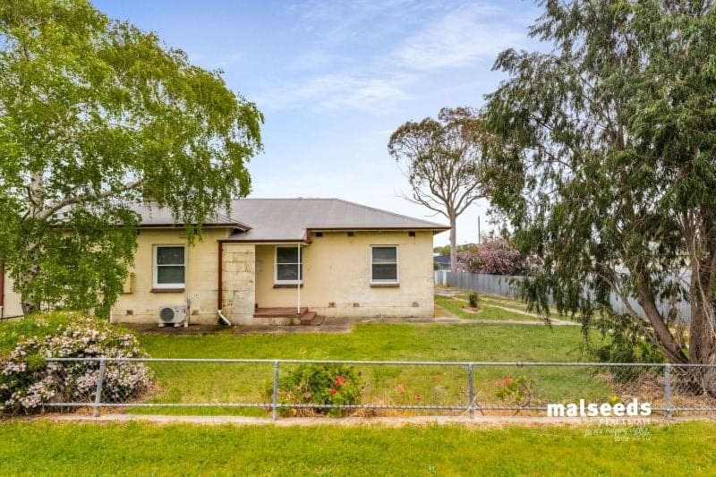 1 Cassells Street Millicent SA, Millicent - Image 1