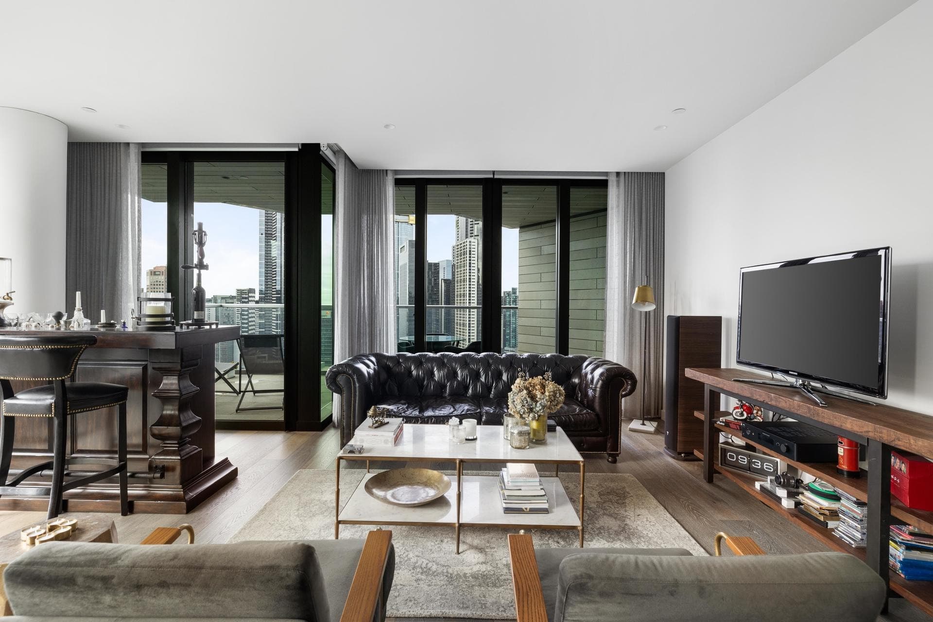 2305/433 Collins Street, Melbourne - Thumbnail 2