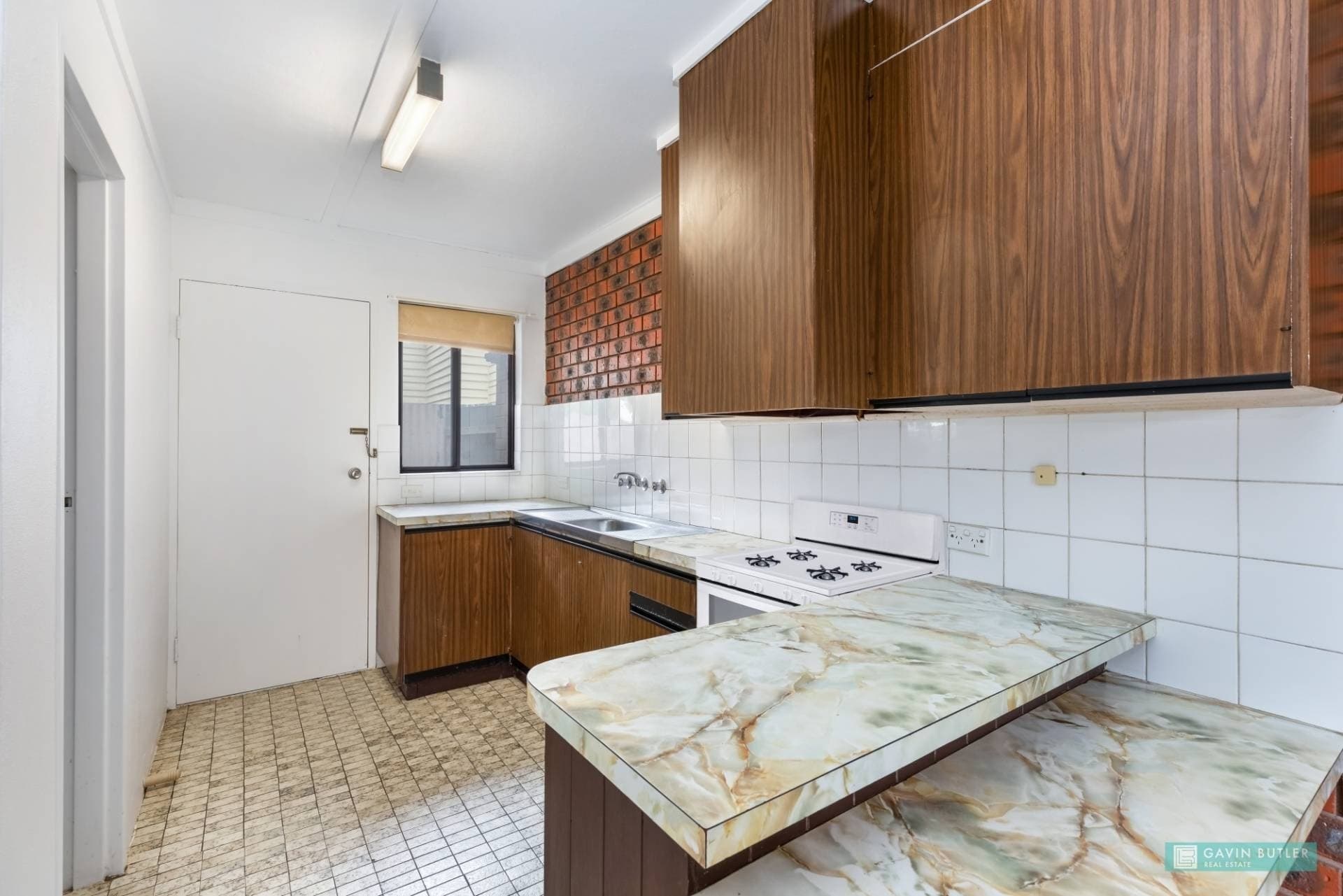2/4 Trotter Lane, Ironbark, VIC, Ironbark - Thumbnail 3