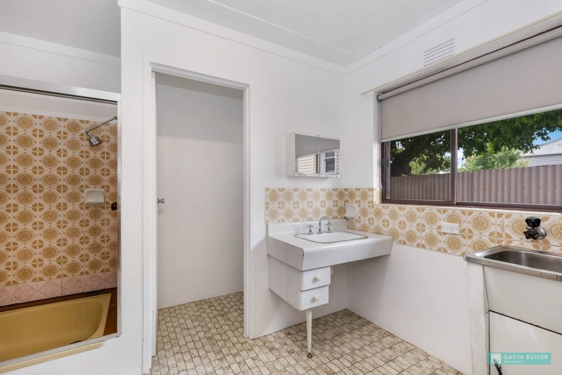 2/4 Trotter Lane, Ironbark, VIC, Ironbark - Thumbnail 6