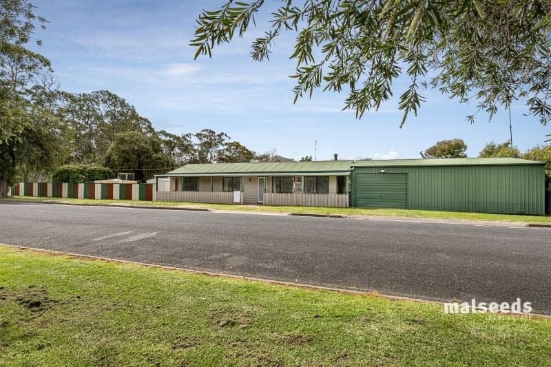 1 Oak Avenue Lucindale SA, Lucindale - Image 1