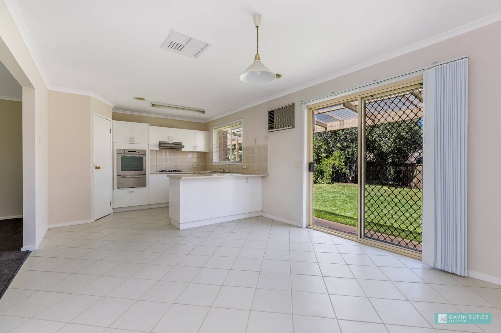 4 Harley Mews, Strathdale, VIC, Strathdale - Thumbnail 2