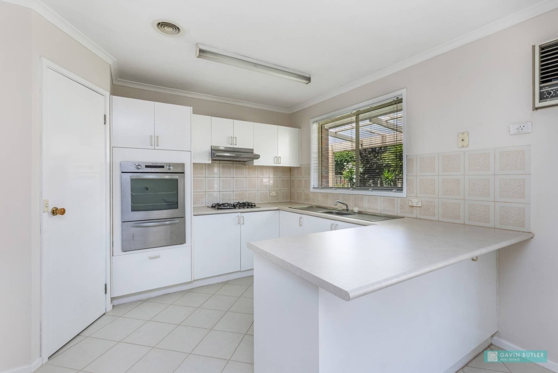 4 Harley Mews, Strathdale, VIC, Strathdale - Thumbnail 3