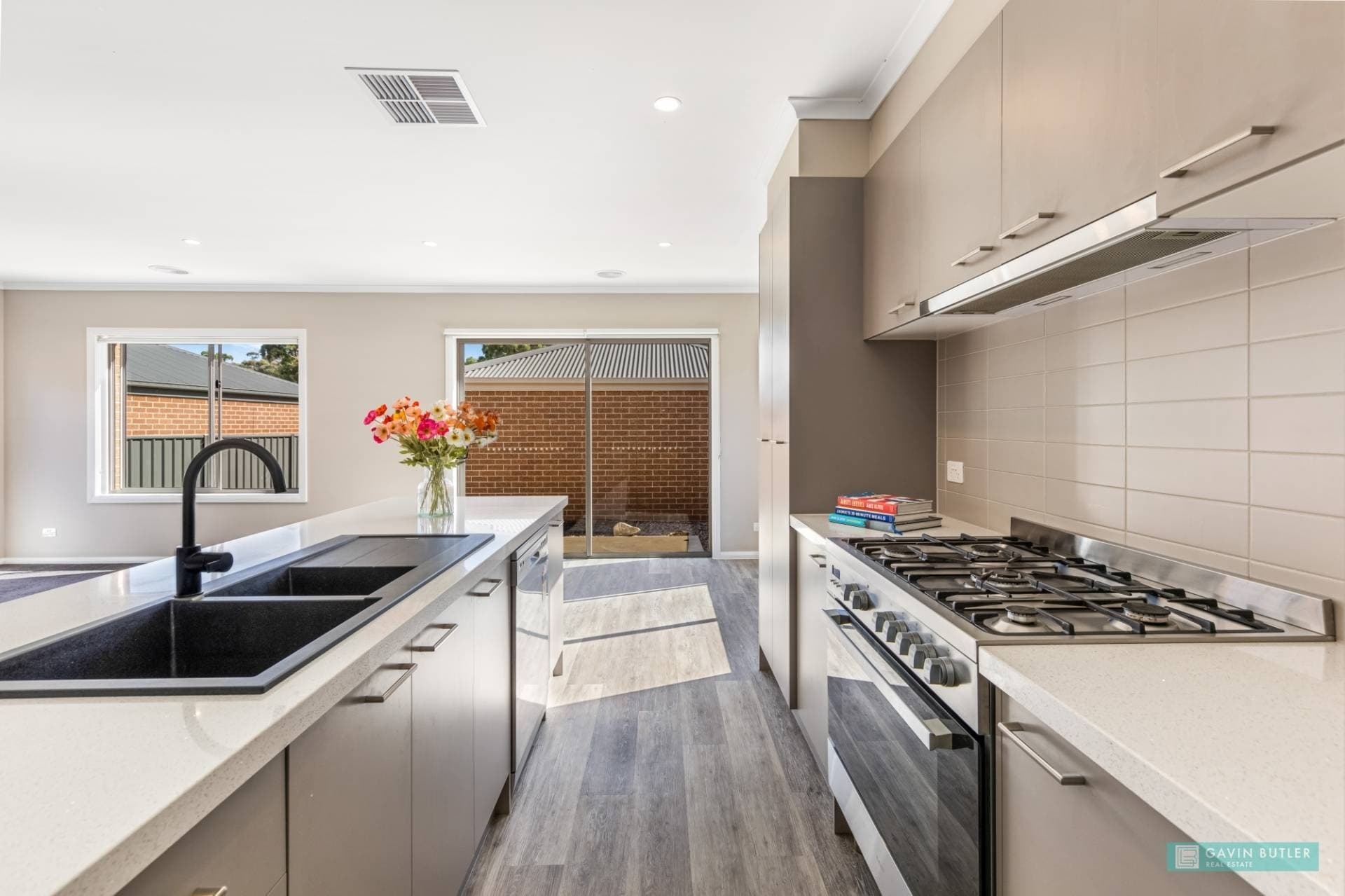 27 Friswell Ave, Flora Hill, VIC, Flora Hill - Thumbnail 3