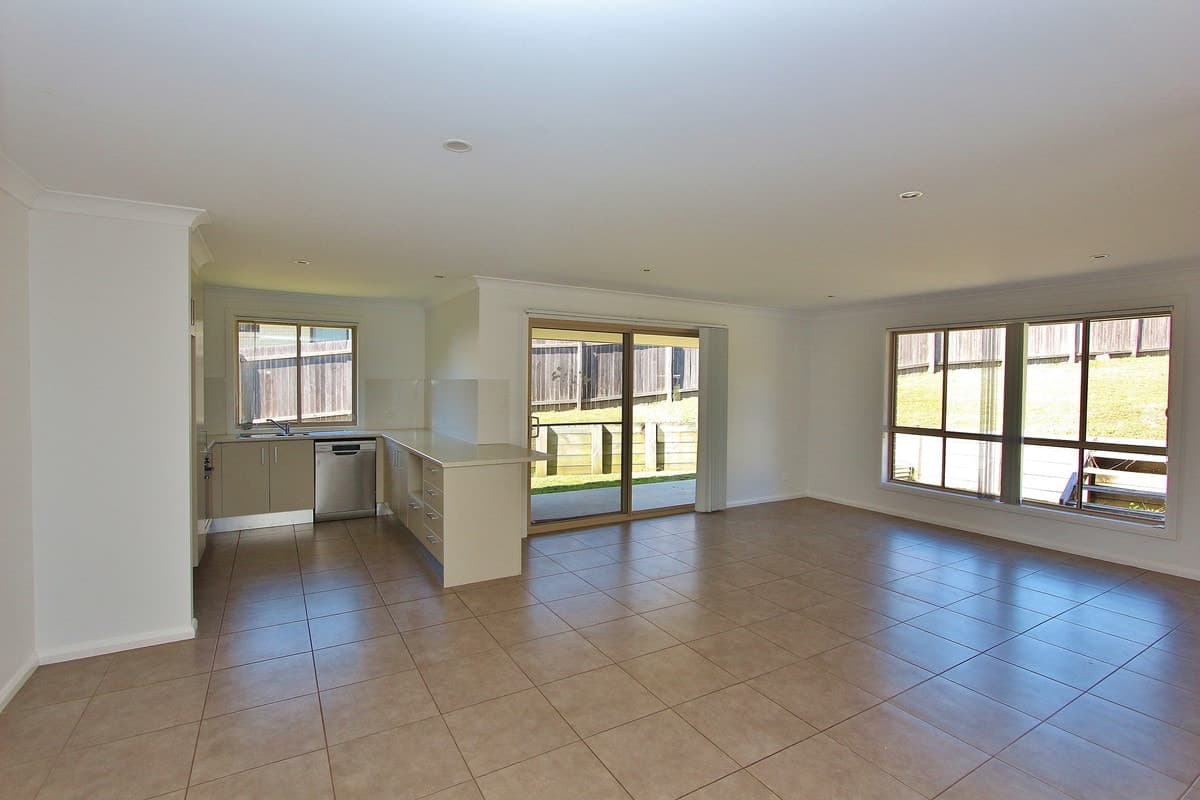 4 Mountain Spring Drive, Kendall, Kendall - Thumbnail 4
