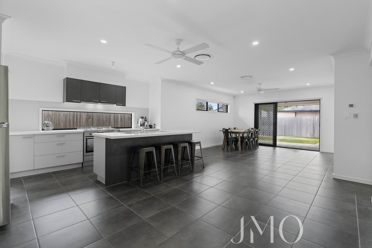 97 River Run Circuit, Ormeau Hills, Ormeau Hills - Thumbnail 3