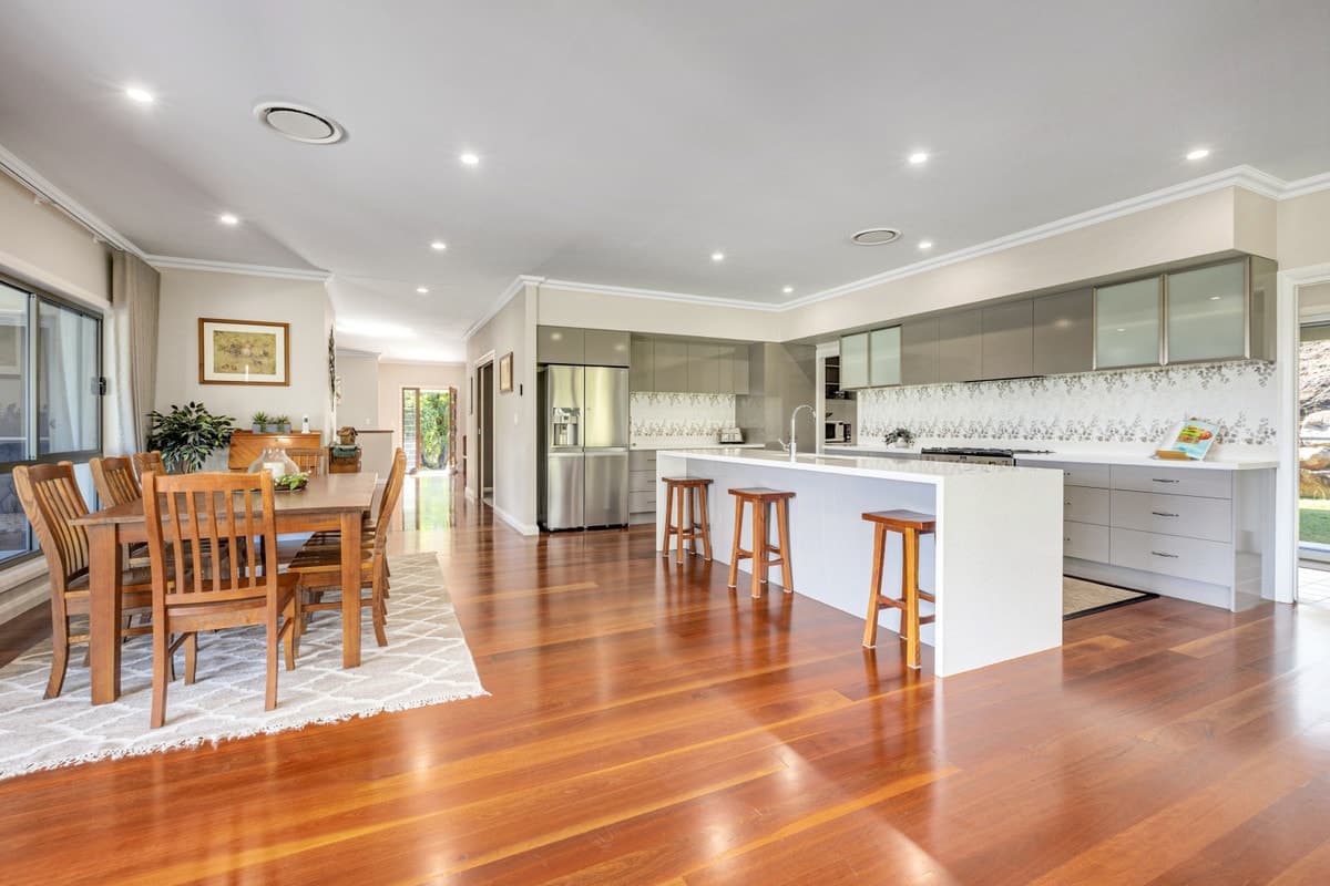 17 Lake Ridge Drive, Kew, Kew - Thumbnail 7