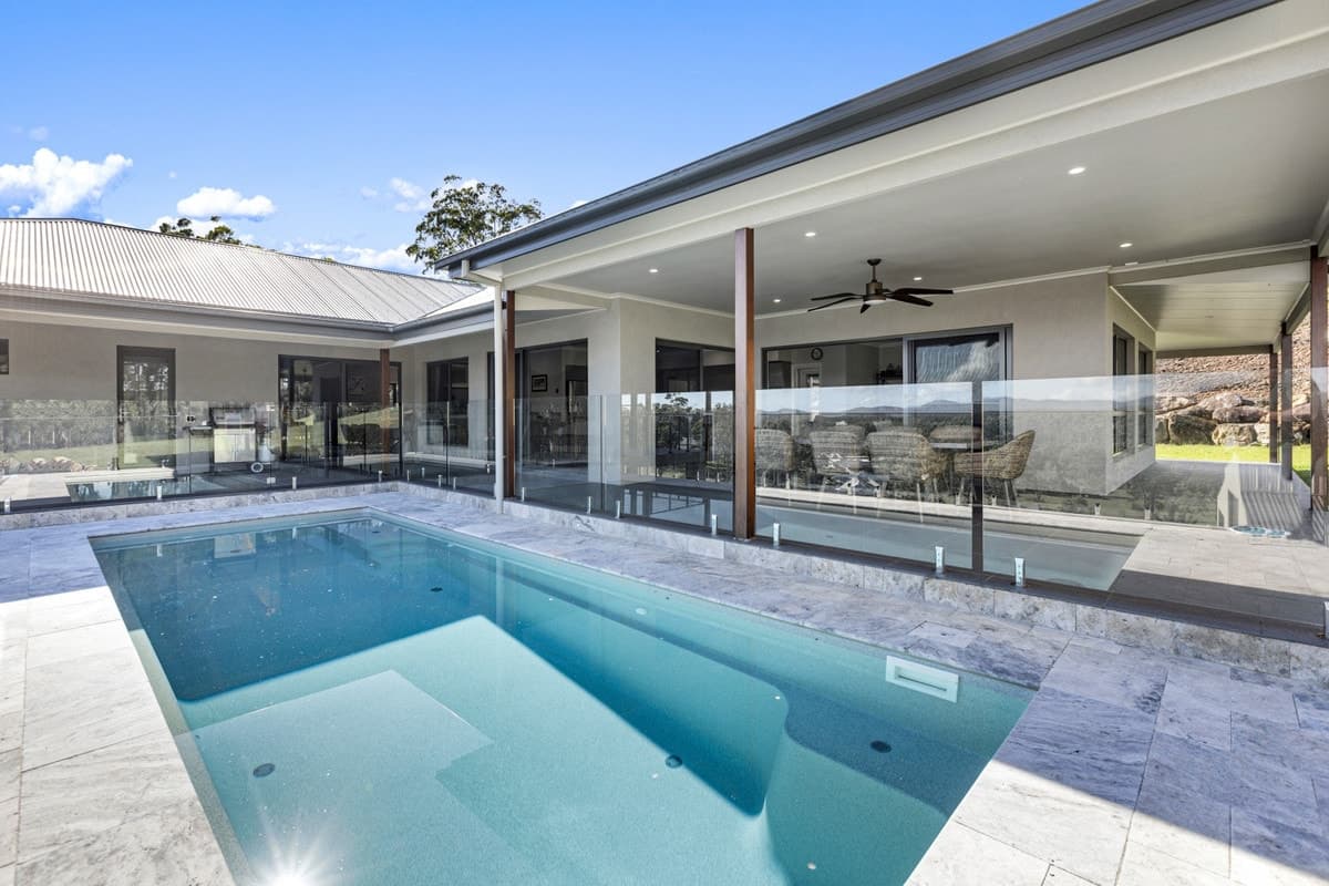 17 Lake Ridge Drive, Kew, Kew - Thumbnail 8
