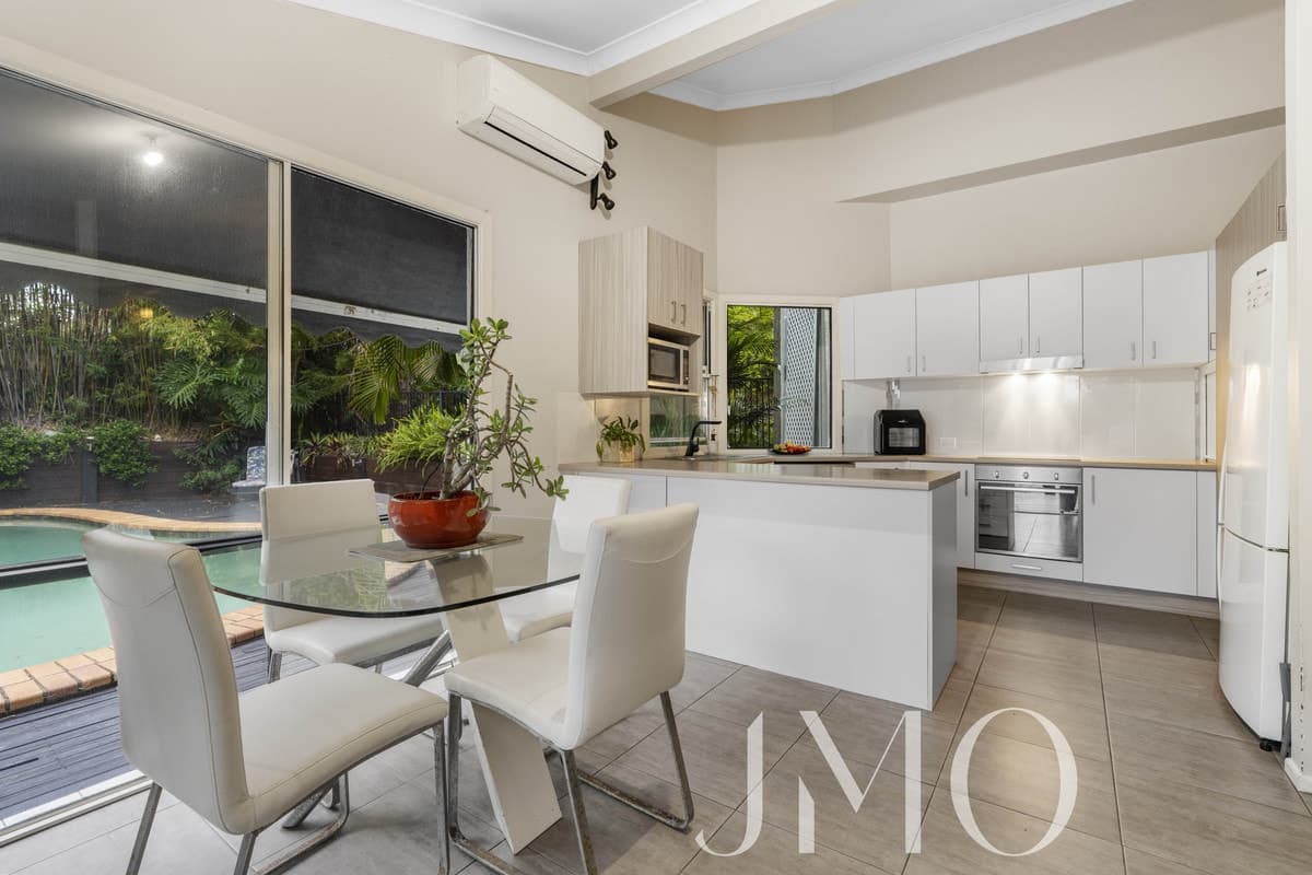 7 Balcatta Court, Elanora, Elanora - Thumbnail 3