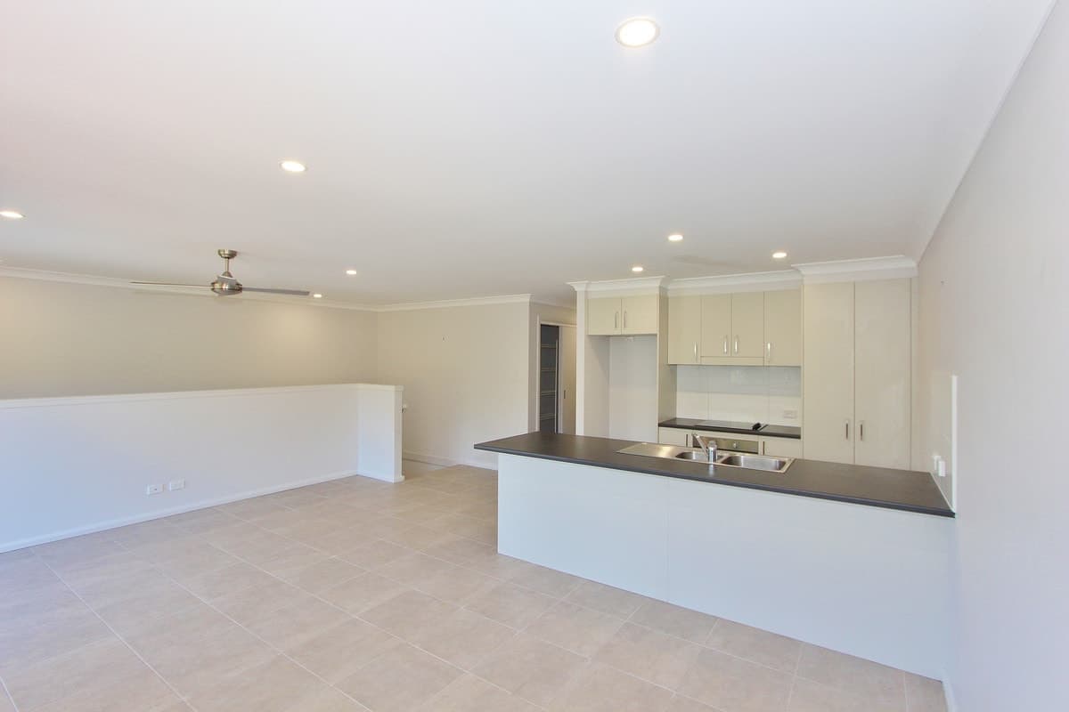 8 Charlotte Place, Kendall, Kendall - Thumbnail 3