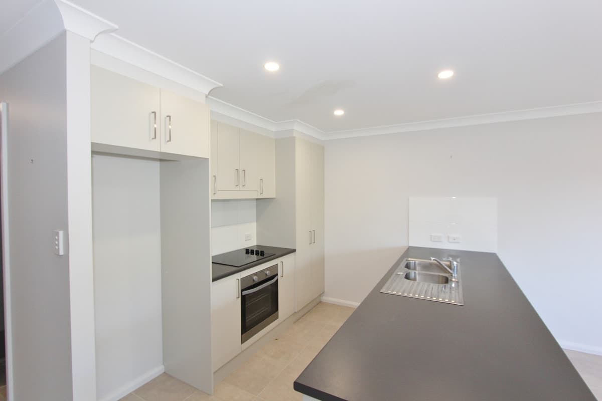 8 Charlotte Place, Kendall, Kendall - Thumbnail 5