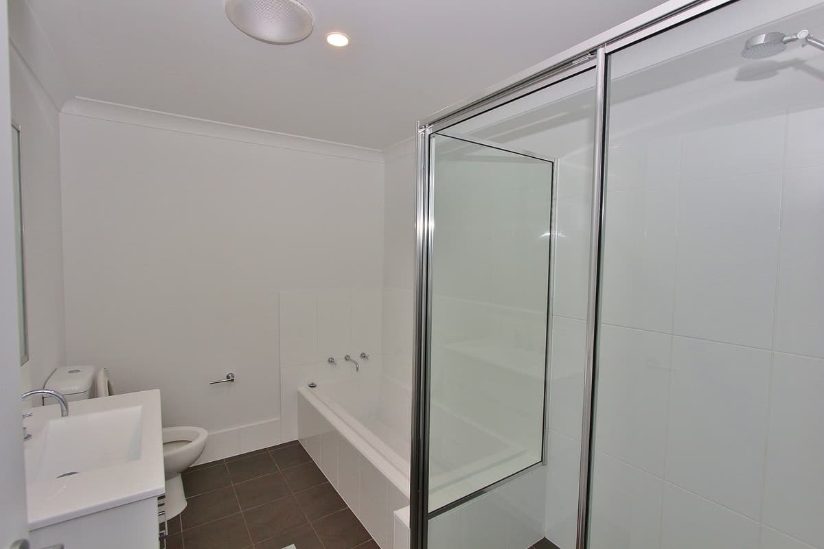 62 Cleone Drive, Kendall, Kendall - Image 1