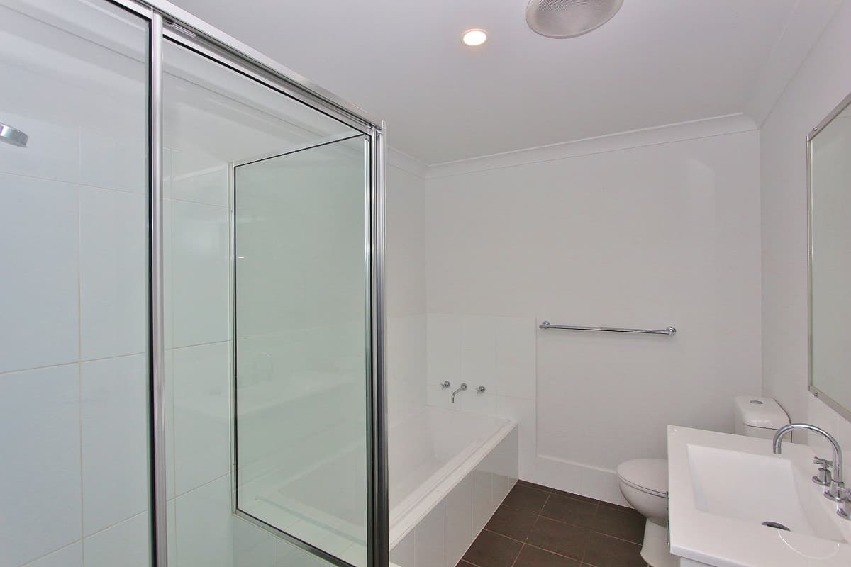 9 Charlotte Place, Kendall, Kendall - Thumbnail 2