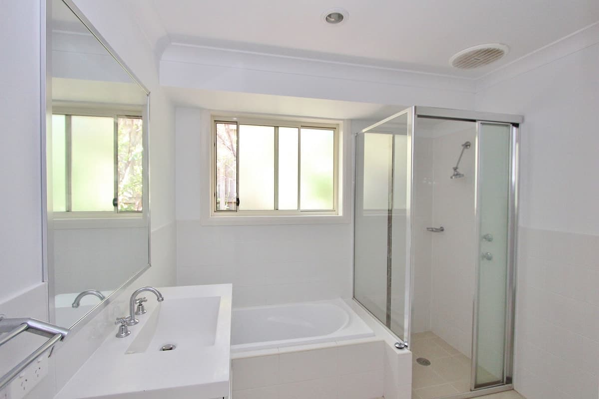 14 Mountain Spring Drive, Kendall, Kendall - Thumbnail 2