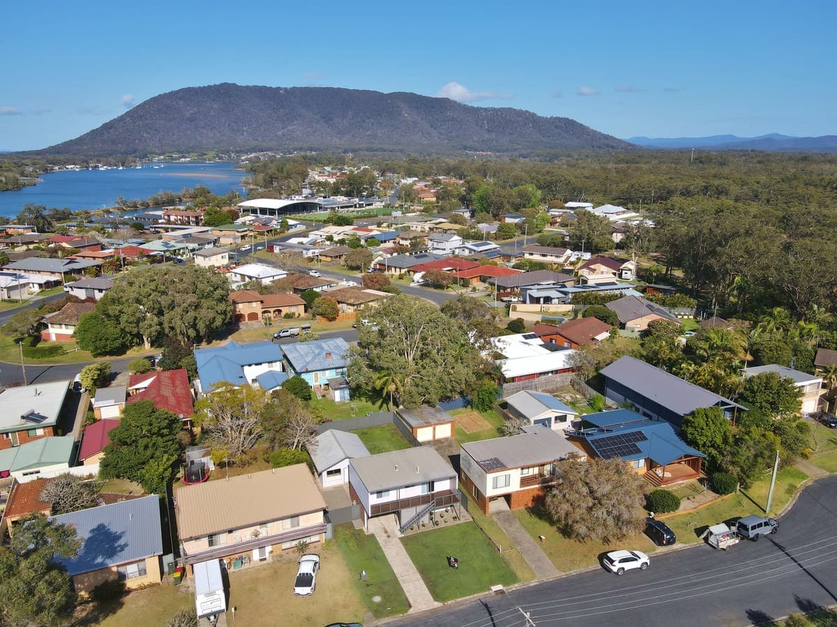13 Bayside Avenue, North Haven, North Haven - Image 1