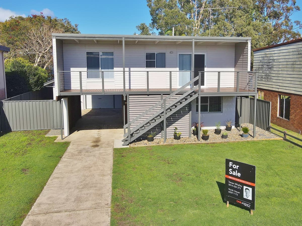 13 Bayside Avenue, North Haven, North Haven - Thumbnail 3