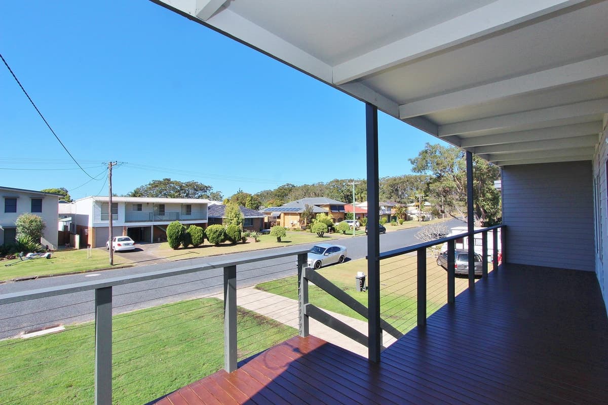 13 Bayside Avenue, North Haven, North Haven - Thumbnail 7