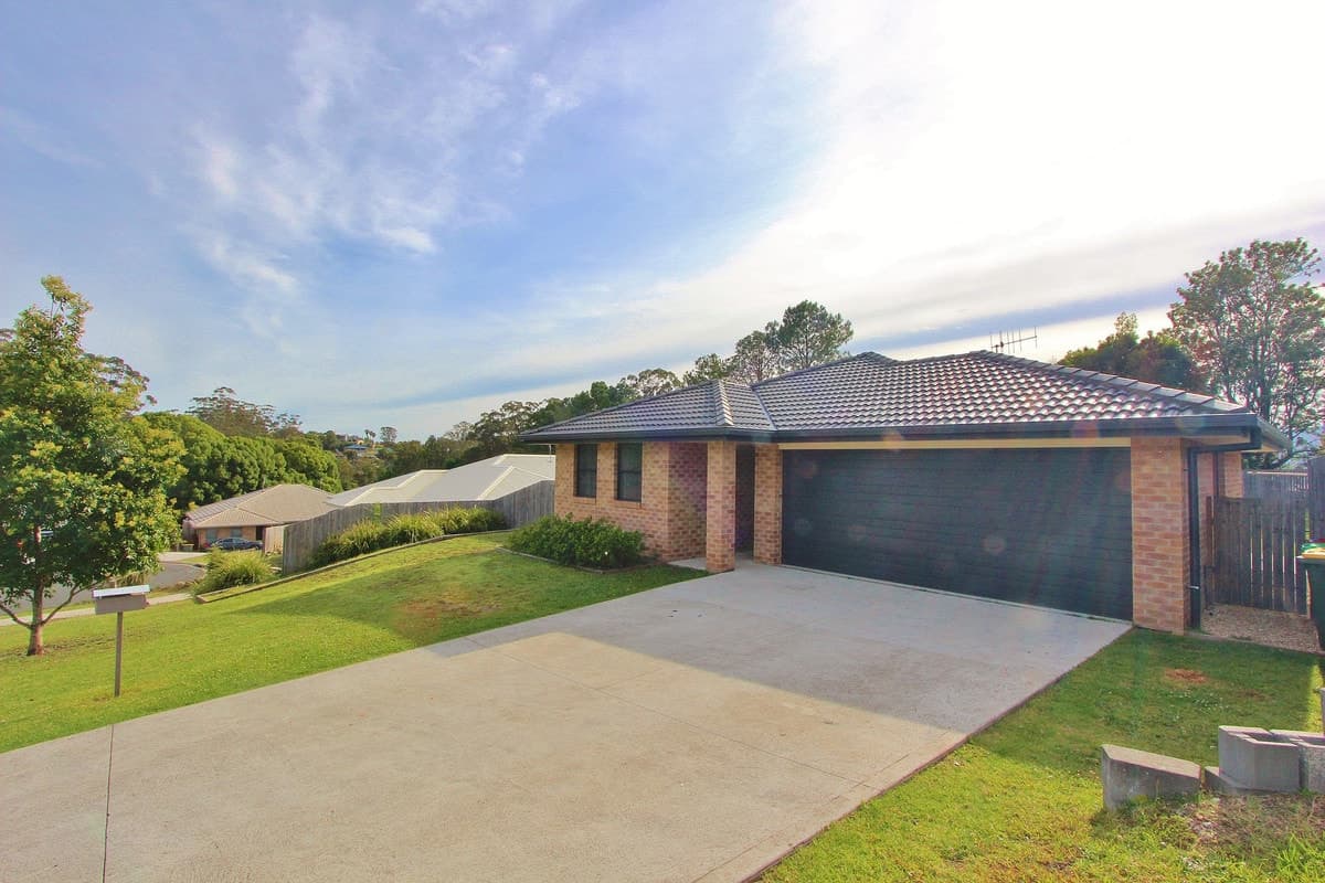 50 Cleone Drive, Kendall, Kendall - Thumbnail 3