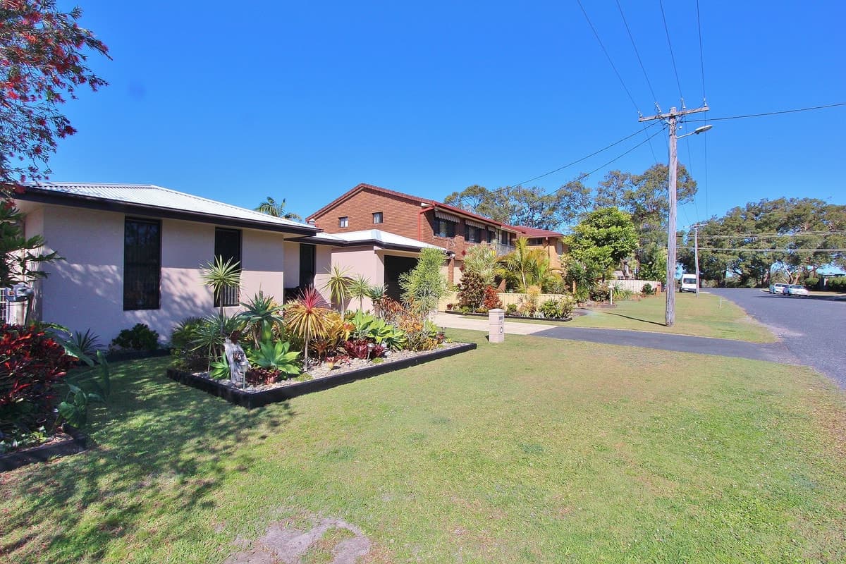 6 Leighton Close, North Haven, North Haven - Thumbnail 2