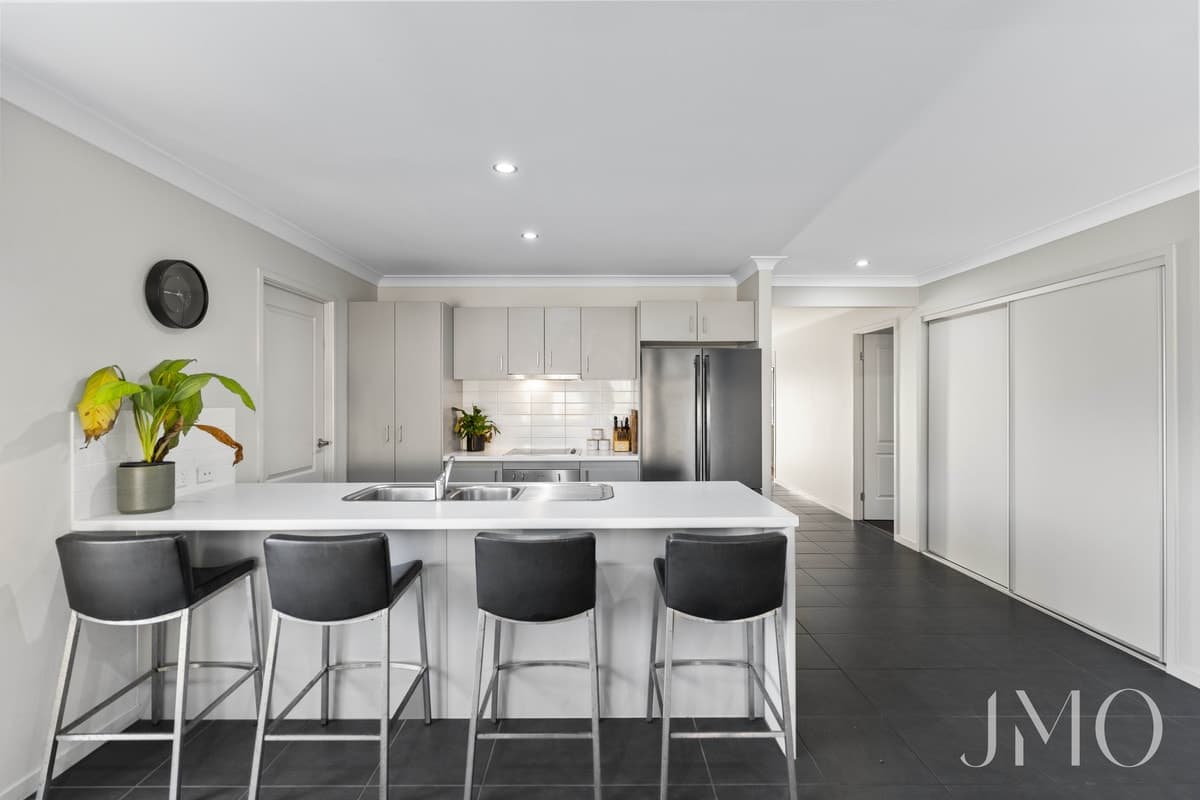 11 Myrtle Avenue, Ormeau, Ormeau - Thumbnail 3