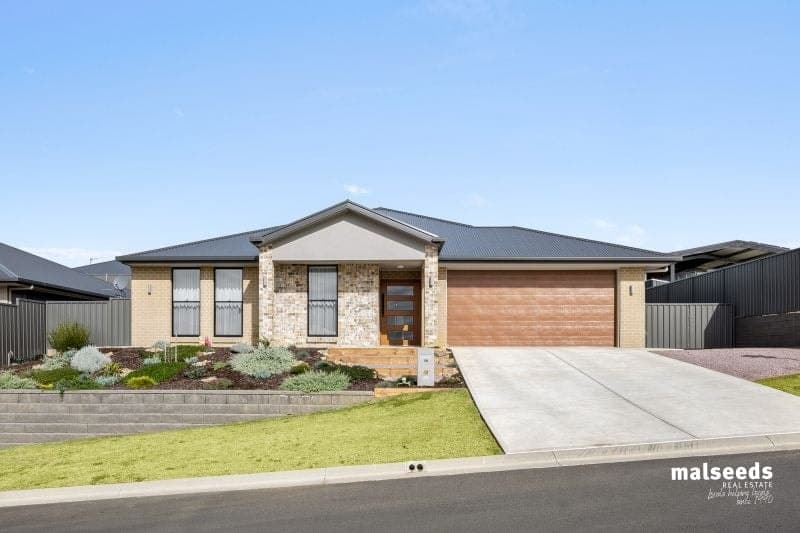 59 Matthew Flinders Way Mount Gambier SA, Mount Gambier - Image 1