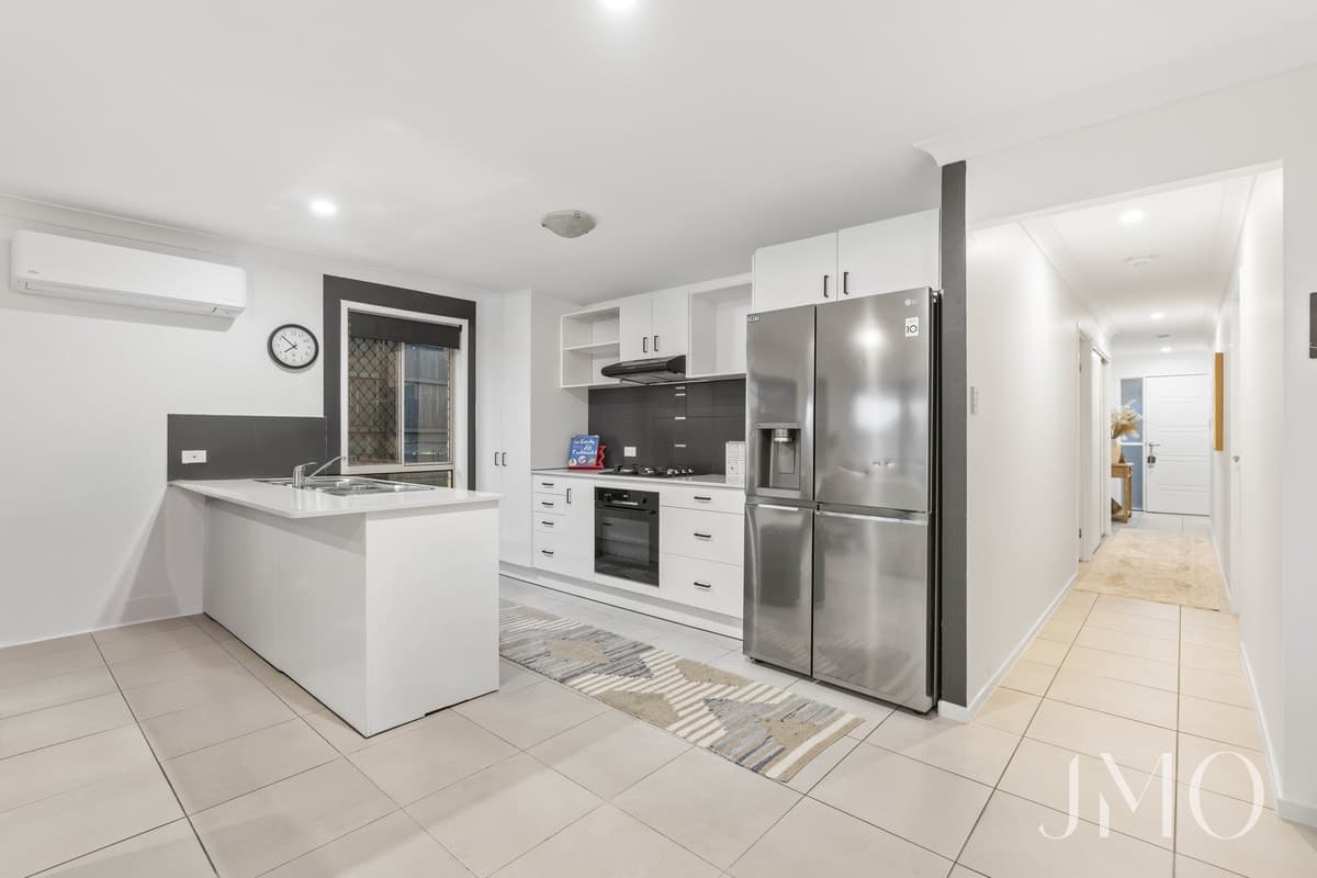 27 Milly Circuit, ORMEAU, Ormeau - Thumbnail 3