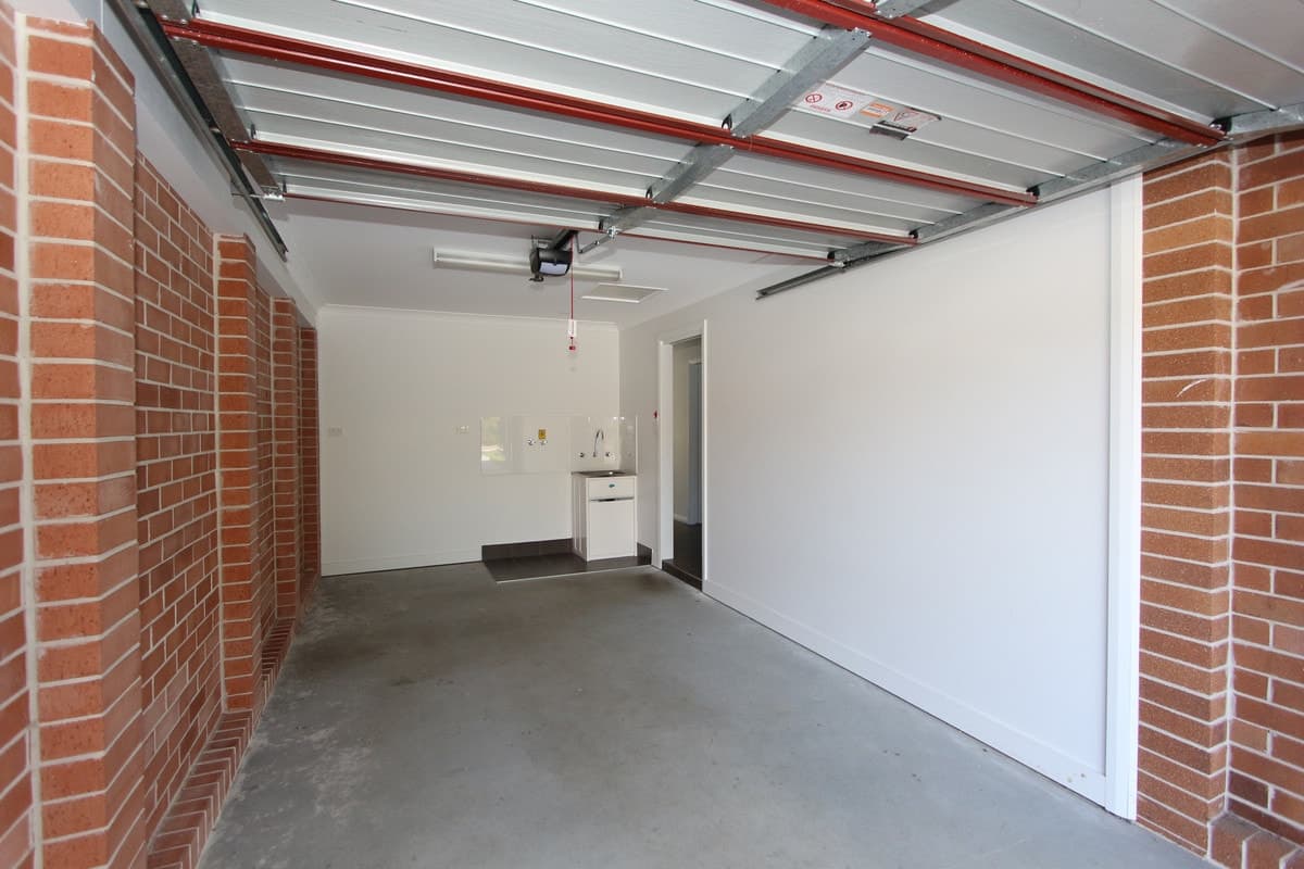 11 Charlotte Place, Kendall, Kendall - Thumbnail 2