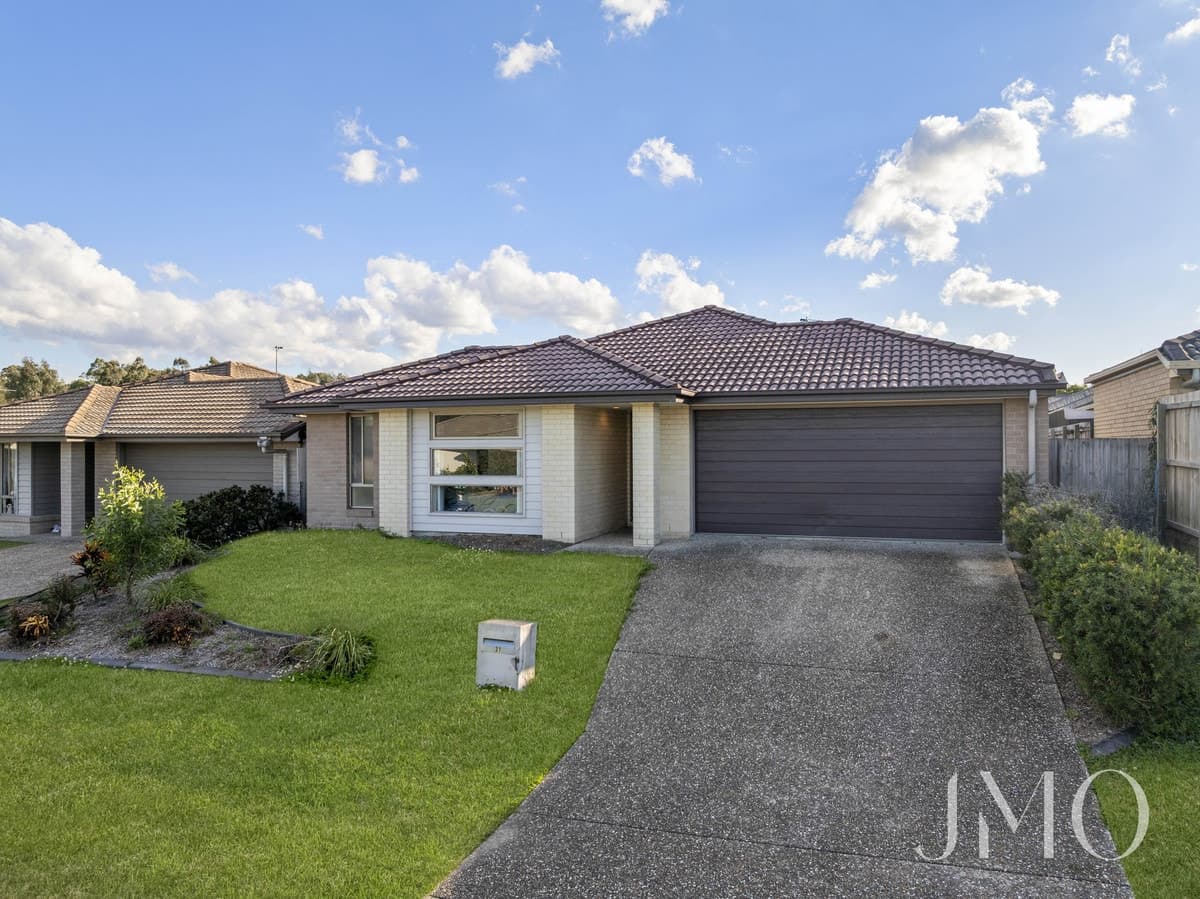 37 Custodian Crescent, Ormeau, Ormeau - Thumbnail 2