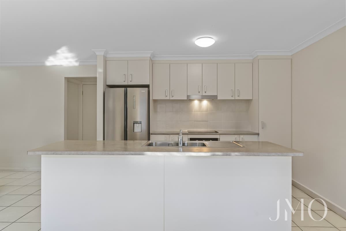 37 Custodian Crescent, Ormeau, Ormeau - Thumbnail 3