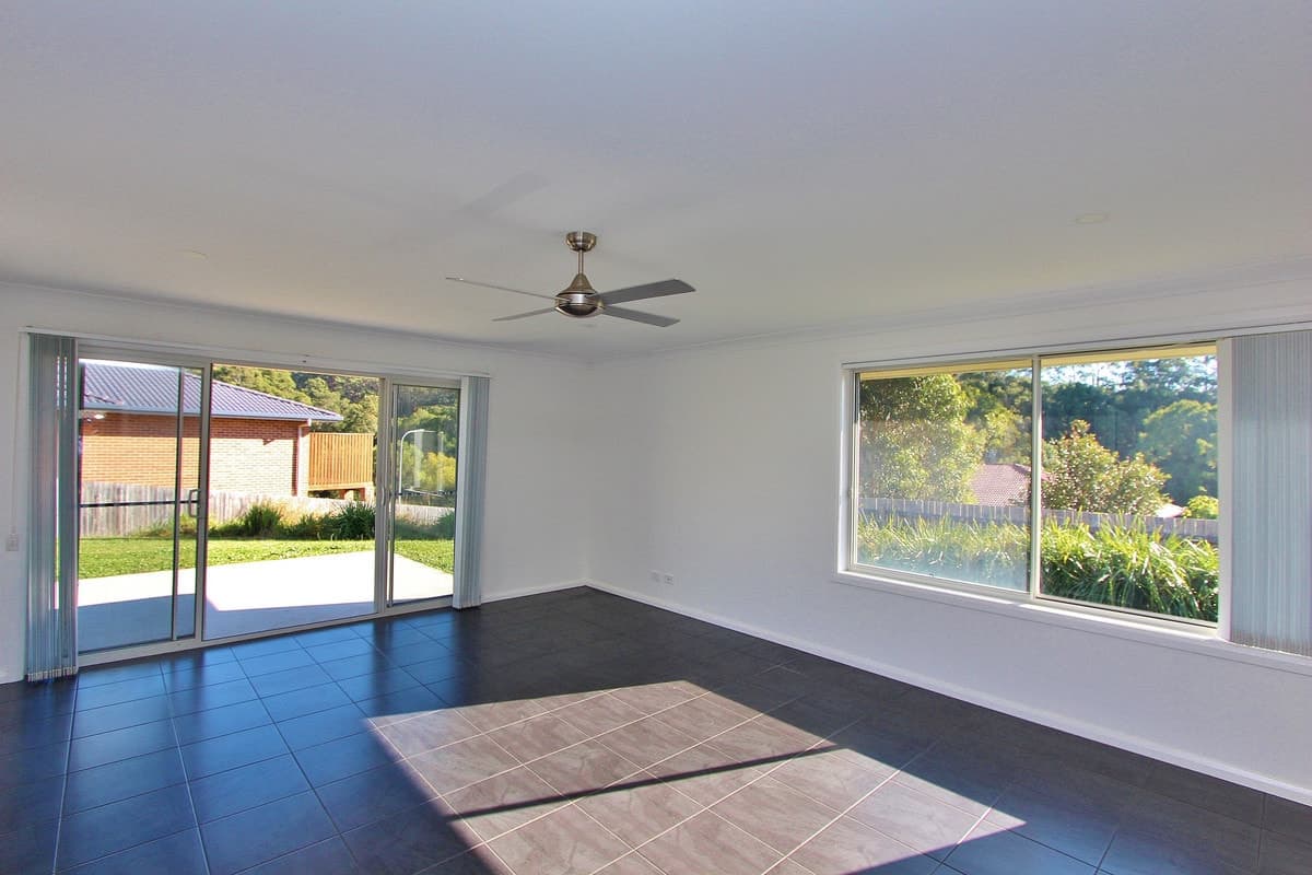 45 Cleone Drive, Kendall, Kendall - Thumbnail 4